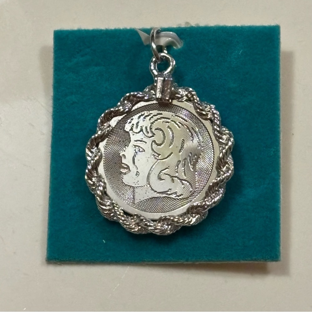 Crea Sterling Silver Girl Profile Charm/Pendant